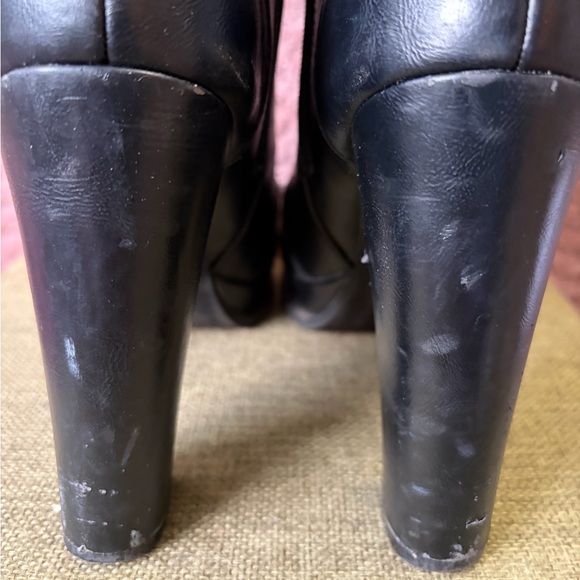 🎉HP!🎉 Black Ankle Boots with Gold Accents “School Girl” Moto Platform Heels - Picture 6 of 12